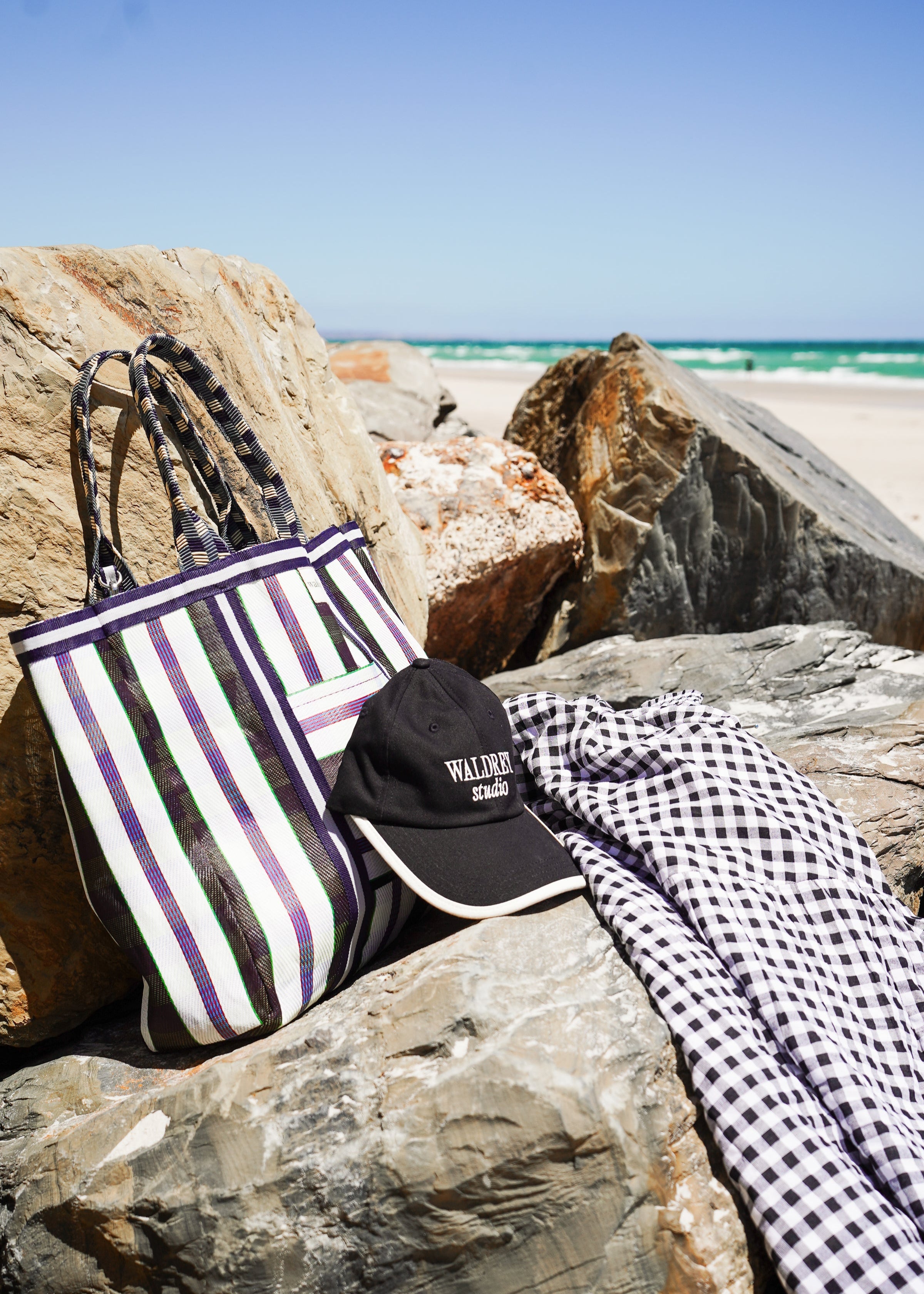 HEY VACAY TOTE // BLACK STRIPE