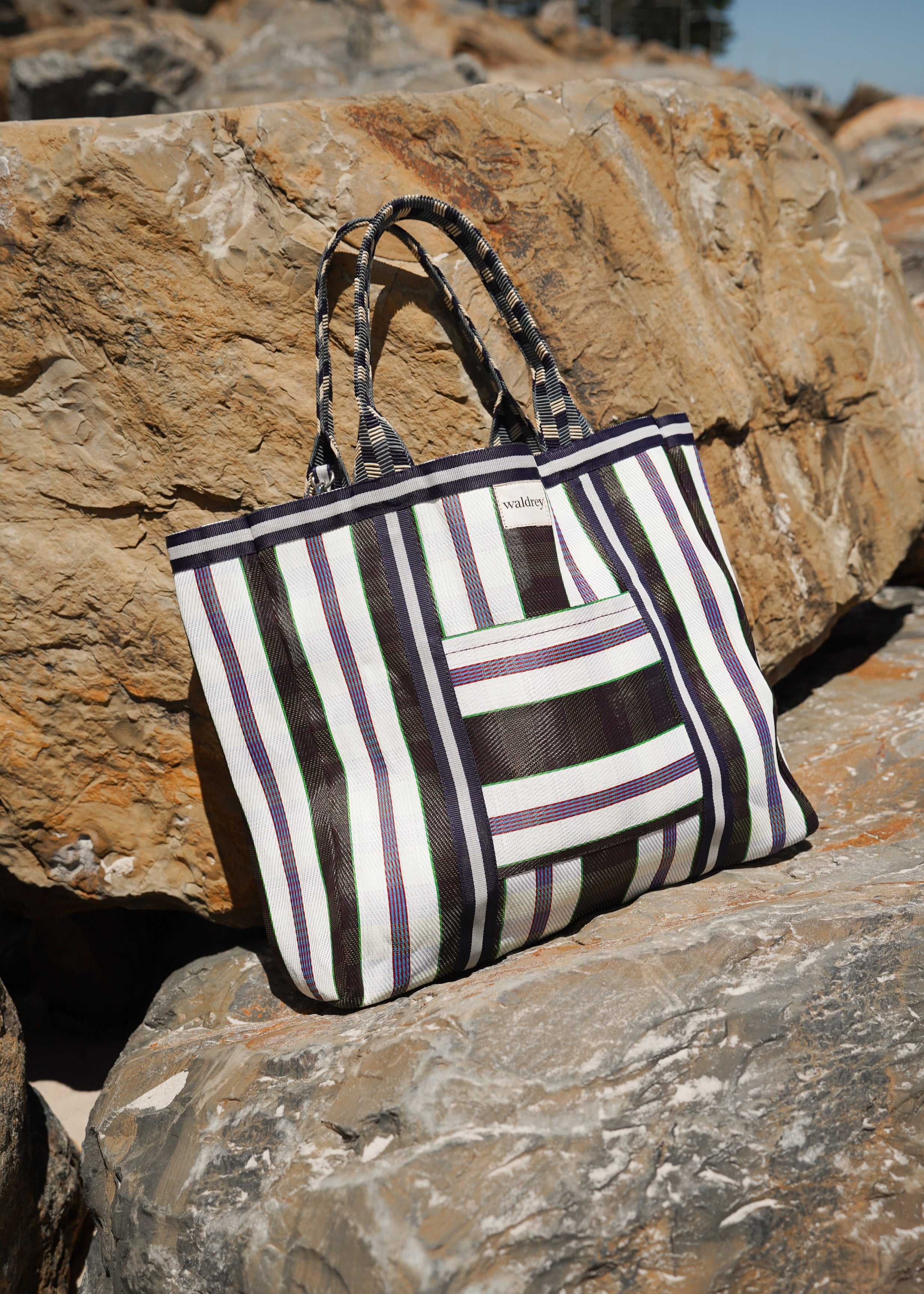 HEY VACAY TOTE // BLACK STRIPE